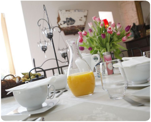 Chambres d'hôte, petit déjeuner, Demeures de Katell Paimpol Ploubazlanec <img src="http://www.demeures-de-katell.com/chambre d'hote, paimpol, ploubazlanec,chambre d'hote de charme - petit déjeuner.JPG" alt="chambre d'hôtes paimpol"/>